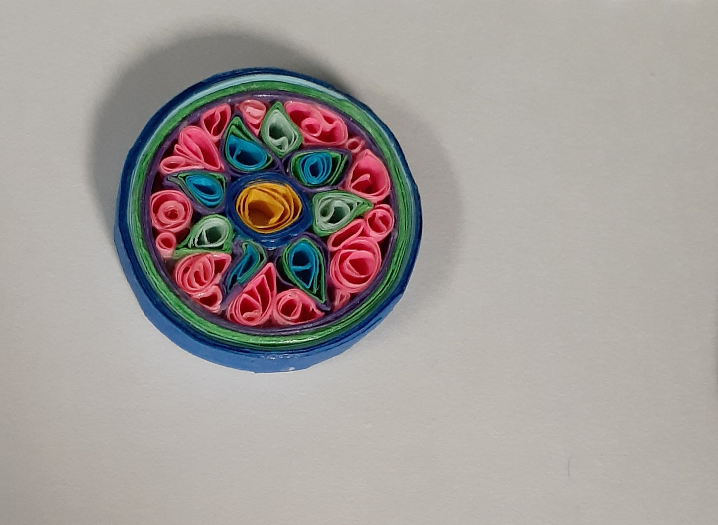 Quilled Pendant, Round Flower, pink/turquoise